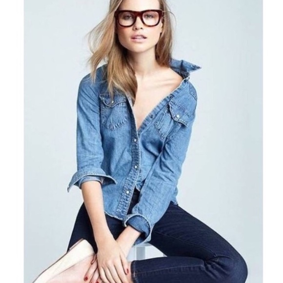 TNA Tops - Aritzia TNA Sutter Boyfriend Fit Blue Denim Shirt